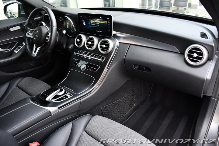Mercedes-Benz C 300de pHEV REZERVACE 2020