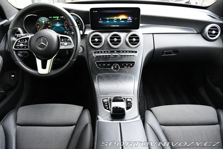 Mercedes-Benz C 300de ACC TAŽNÉ LED CARPL 2020