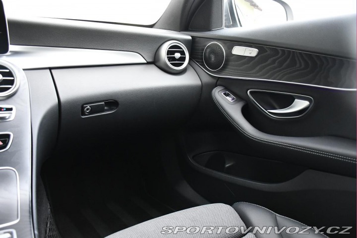Mercedes-Benz C 300de ACC TAŽNÉ LED CARPL 2020