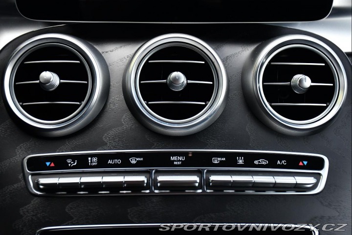 Mercedes-Benz C 300de ACC TAŽNÉ LED CARPL 2020
