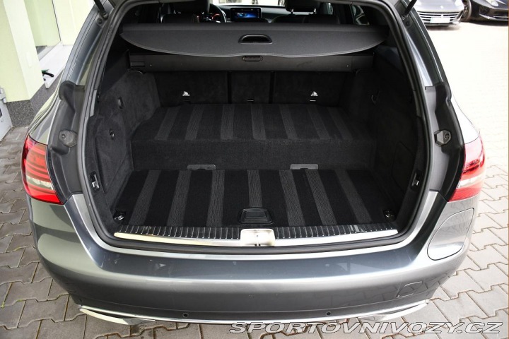 Mercedes-Benz C 300de ACC TAŽNÉ LED CARPL 2020