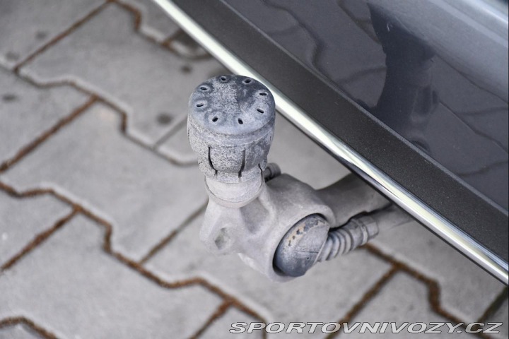 Mercedes-Benz C 300de ACC TAŽNÉ LED CARPL 2020