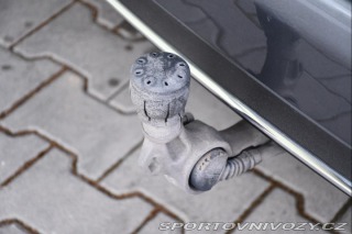 Mercedes-Benz C 300de ACC TAŽNÉ LED CARPL 2020