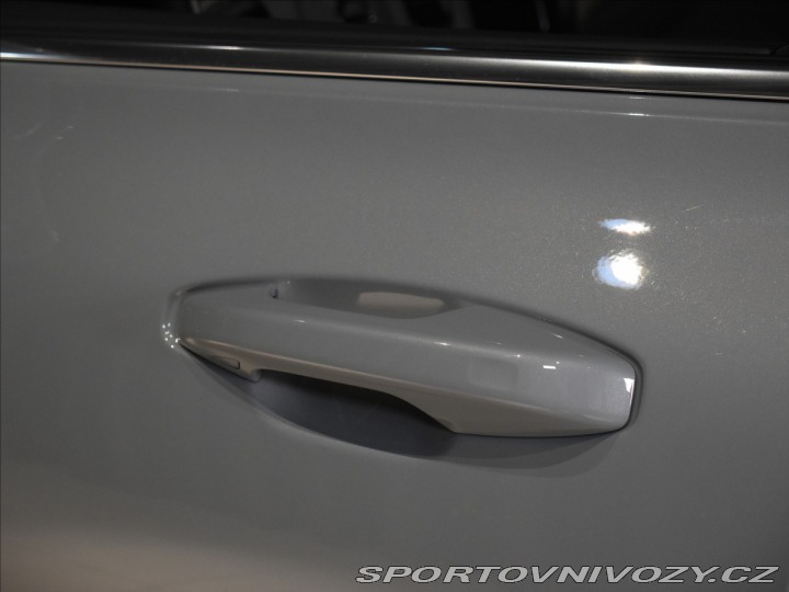 Volvo V60 2,0 T6 AWD Plus Dark 2025
