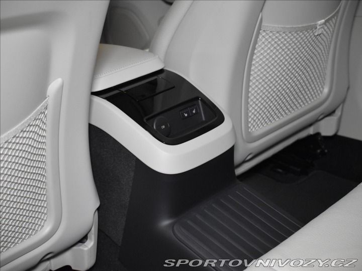 Volvo V60 2,0 T6 AWD Plus Dark 2025