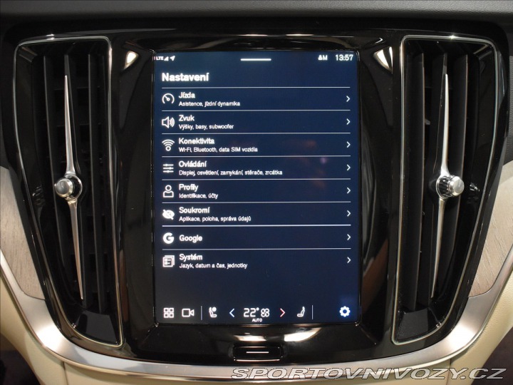 Volvo V60 2,0 T6 AWD Plus Dark 2025