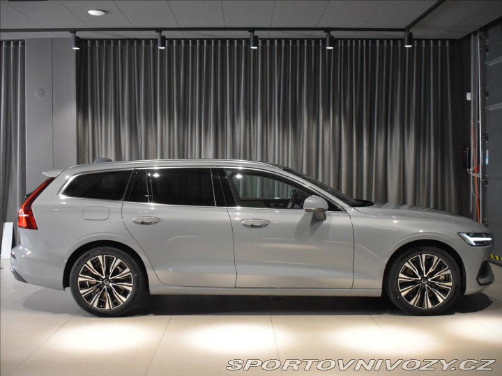 Volvo V60 2,0 T6 AWD Plus Dark 2025