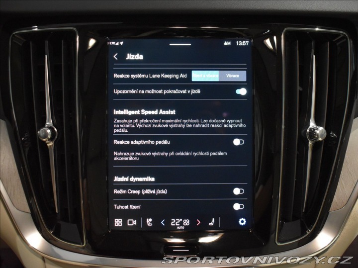 Volvo V60 2,0 T6 AWD Plus Dark 2025
