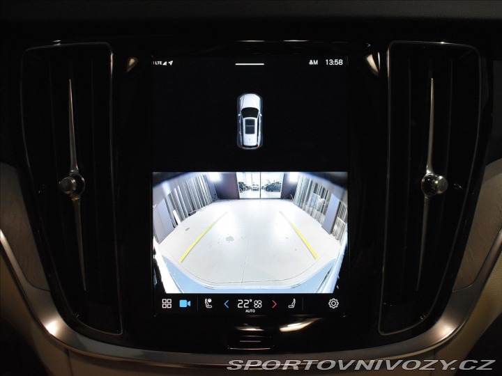 Volvo V60 2,0 T6 AWD Plus Dark 2025
