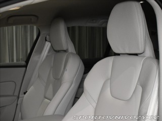 Volvo V60 2,0 T6 AWD Plus Dark 2025