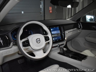 Volvo V60 2,0 T6 AWD Plus Dark 2025
