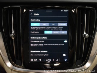 Volvo V60 2,0 T6 AWD Plus Dark 2025