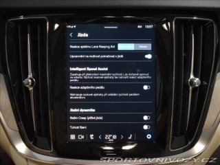 Volvo V60 2,0 T6 AWD Plus Dark 2025