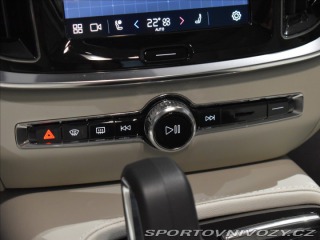 Volvo V60 2,0 T6 AWD Plus Dark 2025