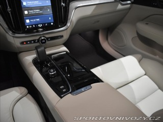 Volvo V60 2,0 T6 AWD Plus Dark 2025