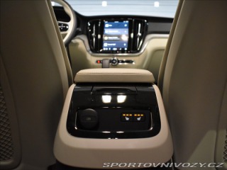 Volvo V60 2,0 T6 AWD Plus Dark 2025