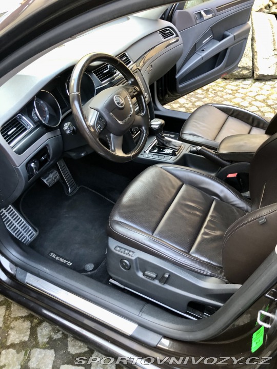 Škoda Superb V6 191kW Laurin & Klement 2012