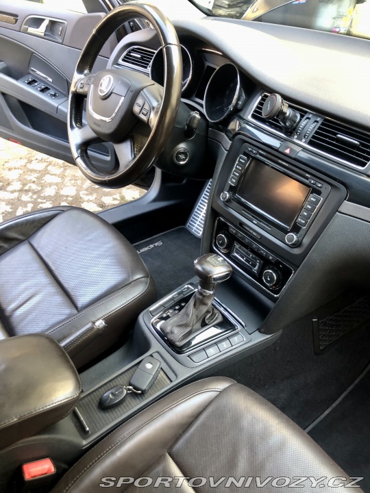 Škoda Superb V6 191kW Laurin & Klement 2012