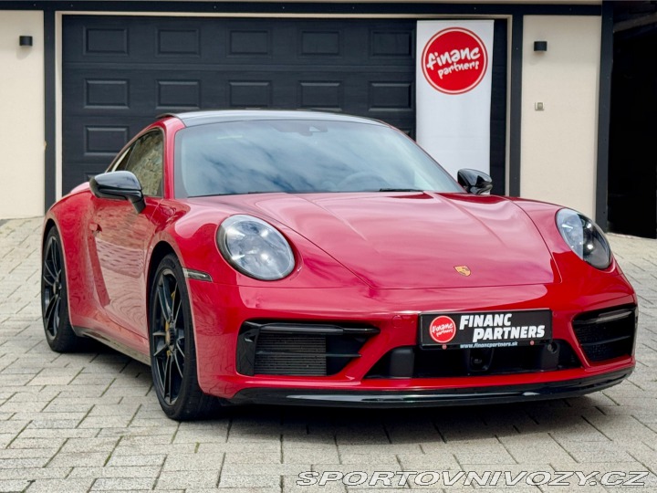 Porsche 911 Carrera 4 GTS 2023