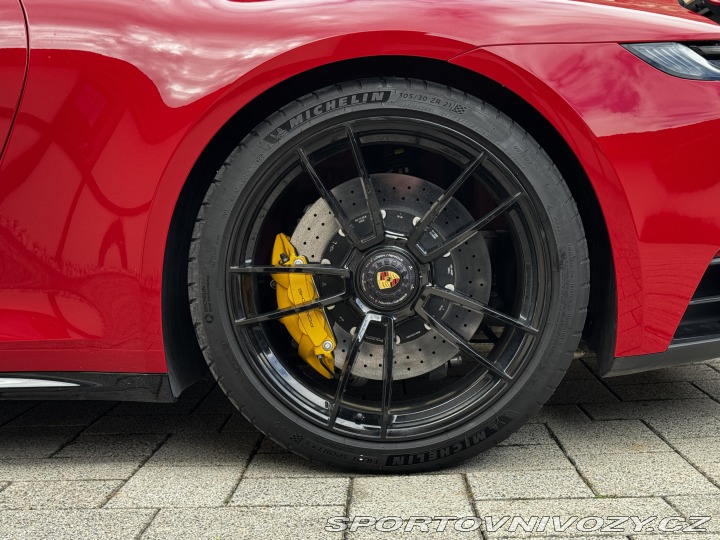 Porsche 911 Carrera 4 GTS 2023