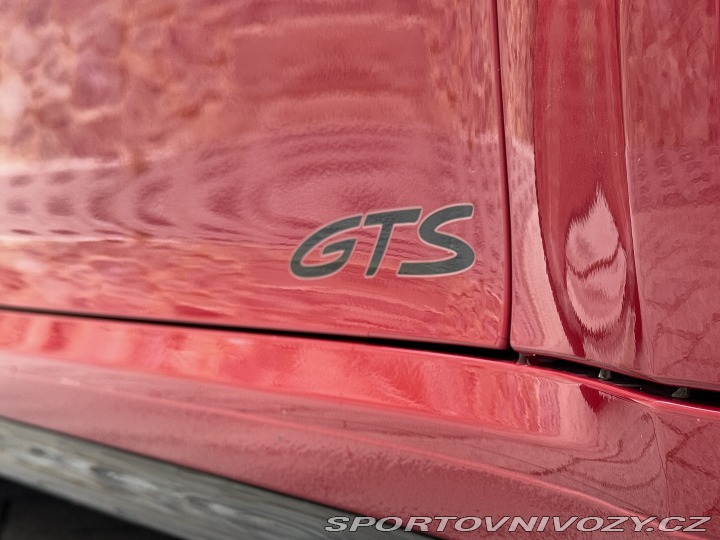 Porsche 911 Carrera 4 GTS 2023