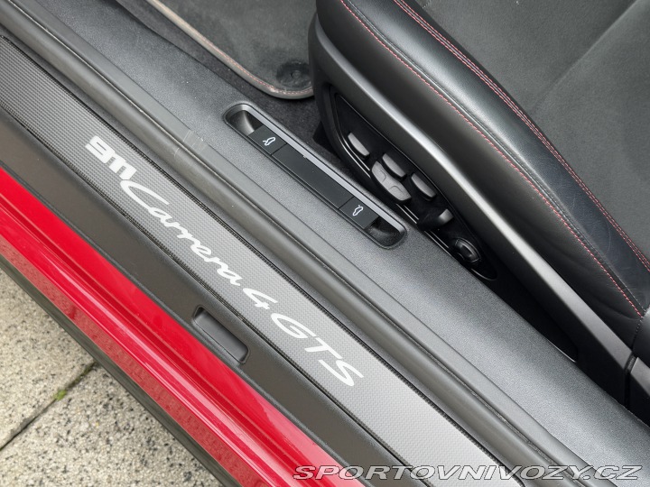 Porsche 911 Carrera 4 GTS 2023