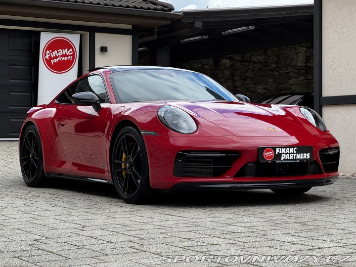 Porsche 911 Carrera 4 GTS 2023