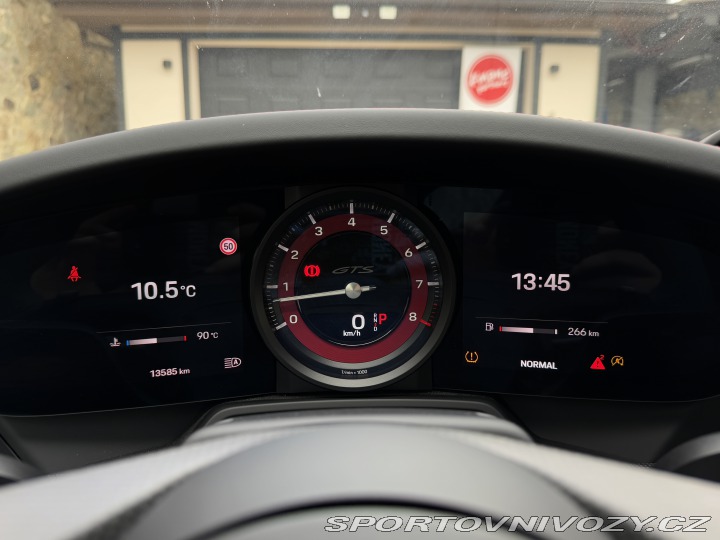 Porsche 911 Carrera 4 GTS 2023