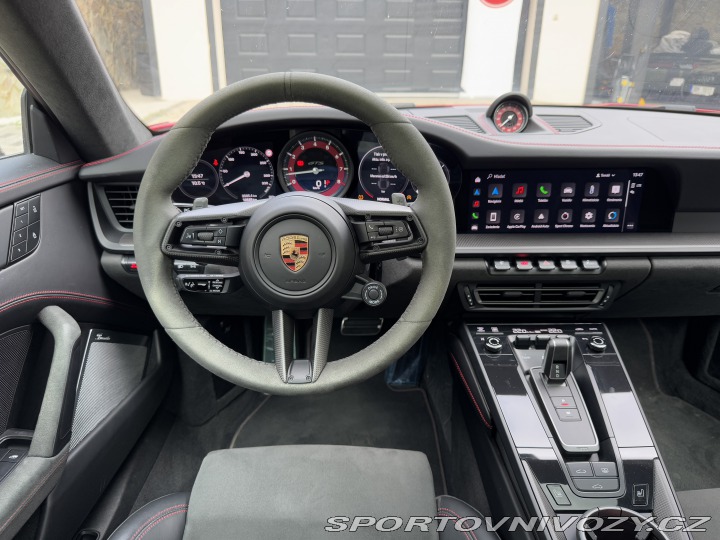 Porsche 911 Carrera 4 GTS 2023