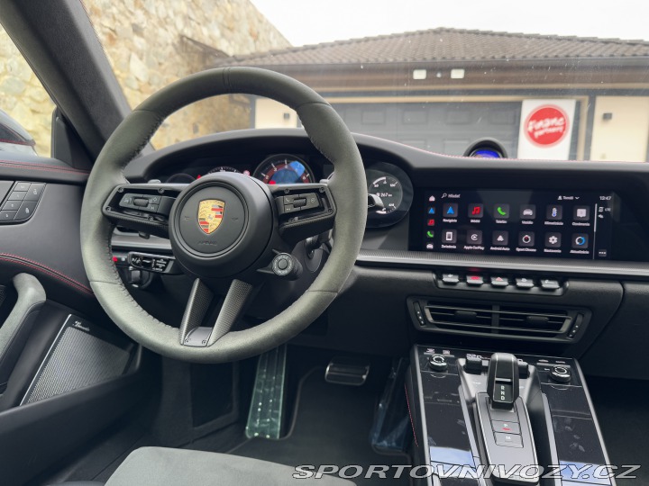 Porsche 911 Carrera 4 GTS 2023