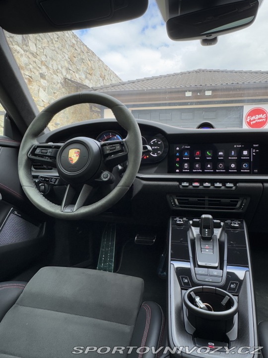 Porsche 911 Carrera 4 GTS 2023