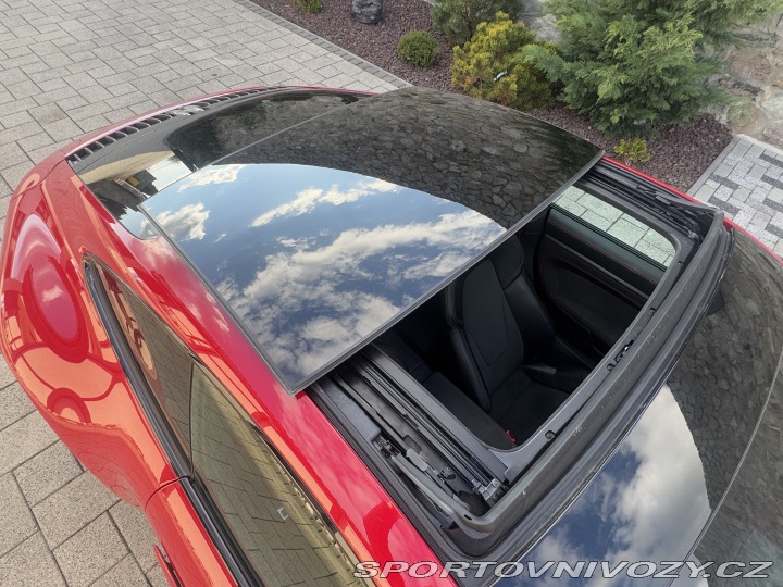 Porsche 911 Carrera 4 GTS 2023