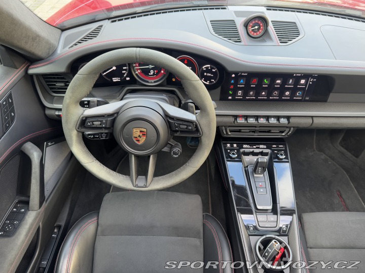 Porsche 911 Carrera 4 GTS 2023