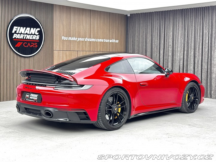 Porsche 911 Carrera 4 GTS 2023
