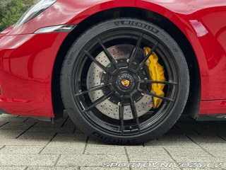 Porsche 911 Carrera 4 GTS 2023
