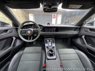Porsche 911 Carrera 4 GTS 2023