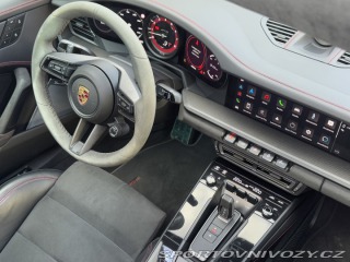 Porsche 911 Carrera 4 GTS 2023