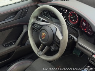 Porsche 911 Carrera 4 GTS 2023