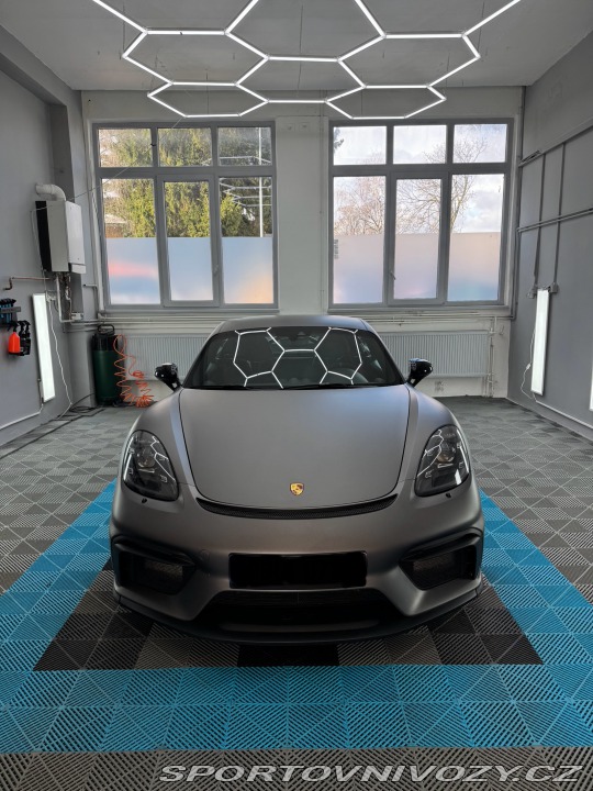 Porsche Cayman 2021