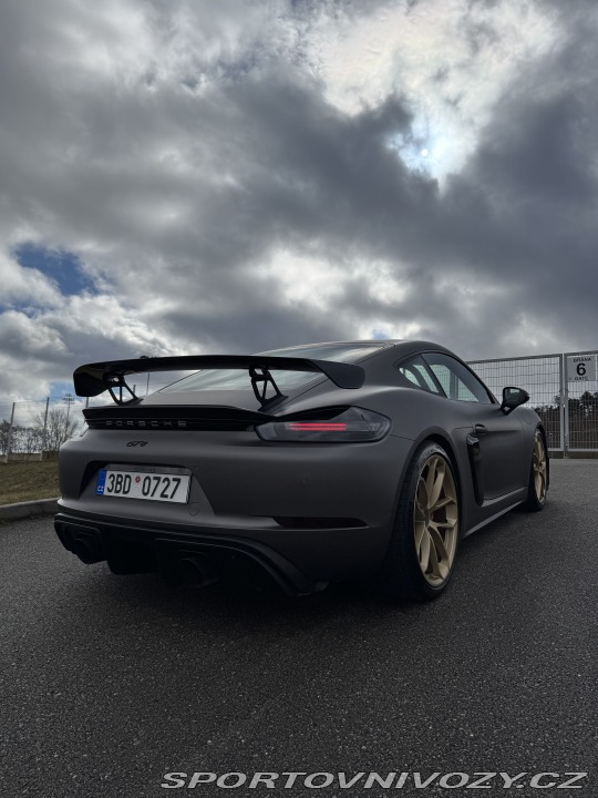 Porsche Cayman 2021