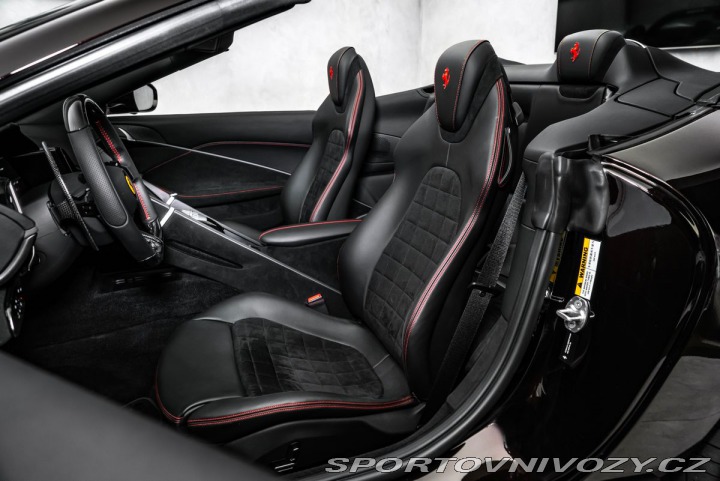 Ferrari Roma Spider 2025