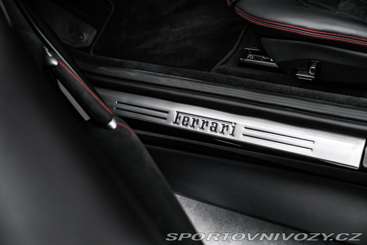 Ferrari Roma Spider 2025