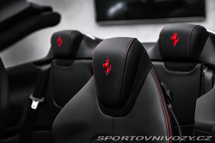 Ferrari Roma Spider 2025