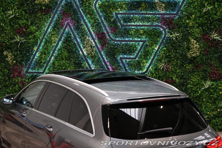 Mercedes-Benz C 63 AMG V8 350kW LED Pano 2019