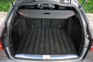 Mercedes-Benz C 63 AMG V8 350kW LED Pano 2019