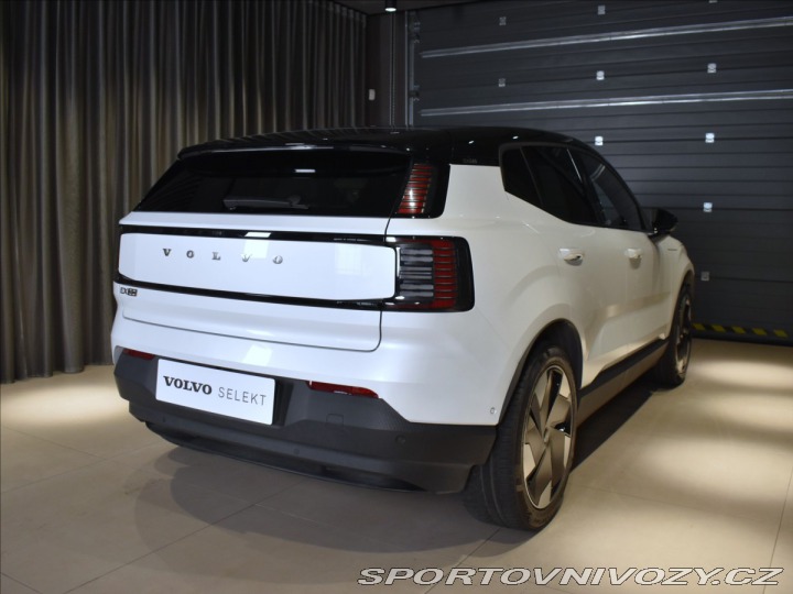Volvo Ostatní modely EX30 0,0 Twin Motor Ultra Pano 2024