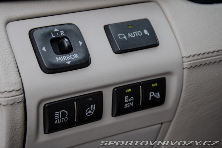 Lexus Ostatní modely LS  600h L, 290 kW, automat, 2013