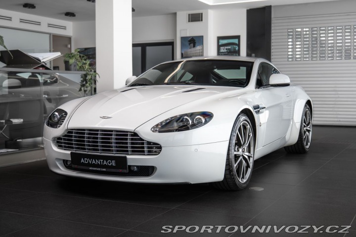Aston Martin V8 Vantage 2010