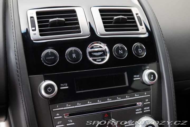 Aston Martin V8 Vantage 2010