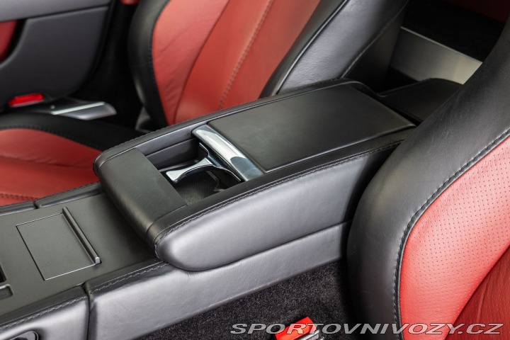 Aston Martin V8 Vantage 2010